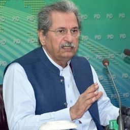 امتحانات پورے نصاب کے تحت منعقد کیے جائیں گے، شفقت محمود